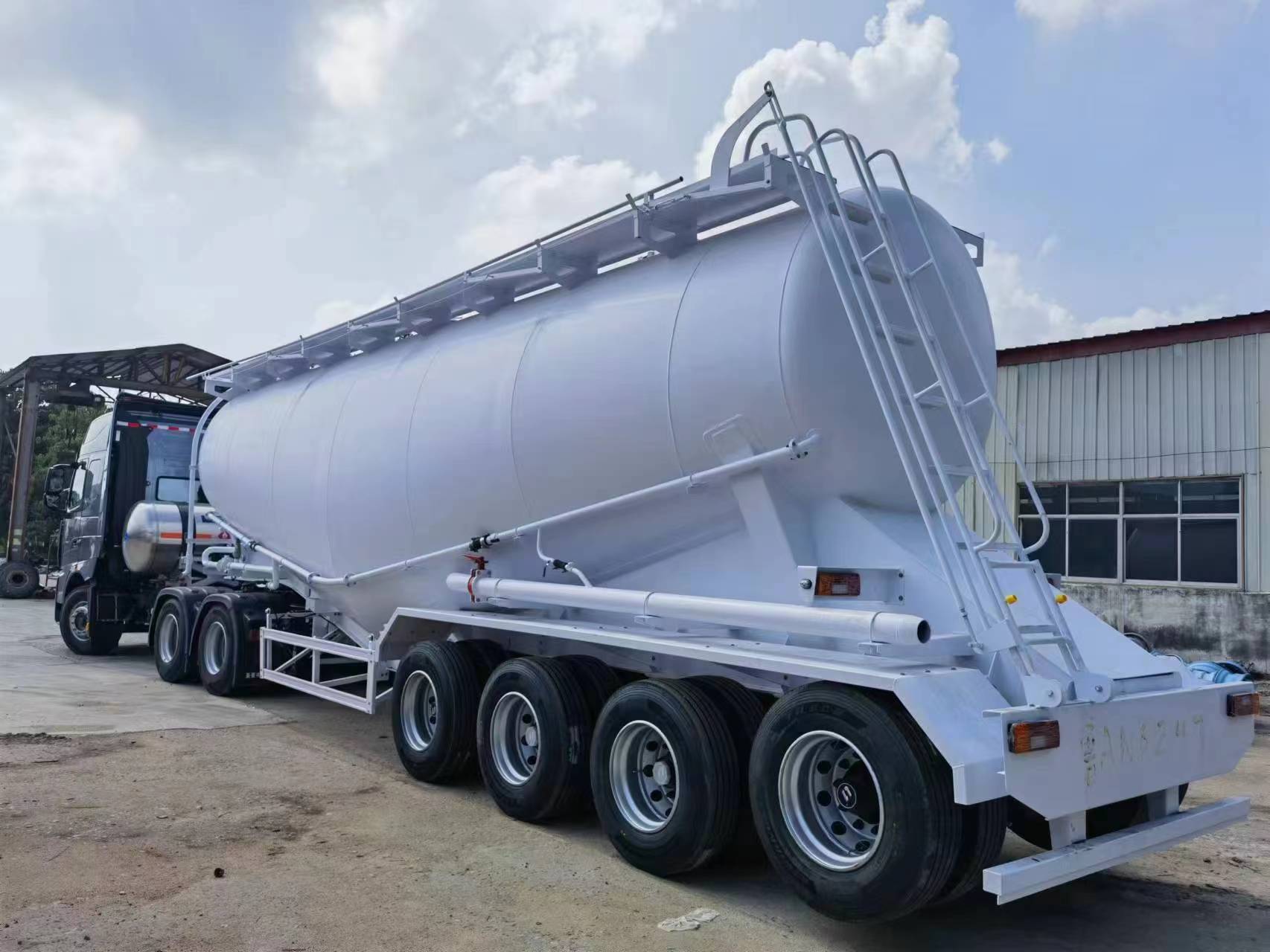 粉粒物料運輸車生產(chǎn)